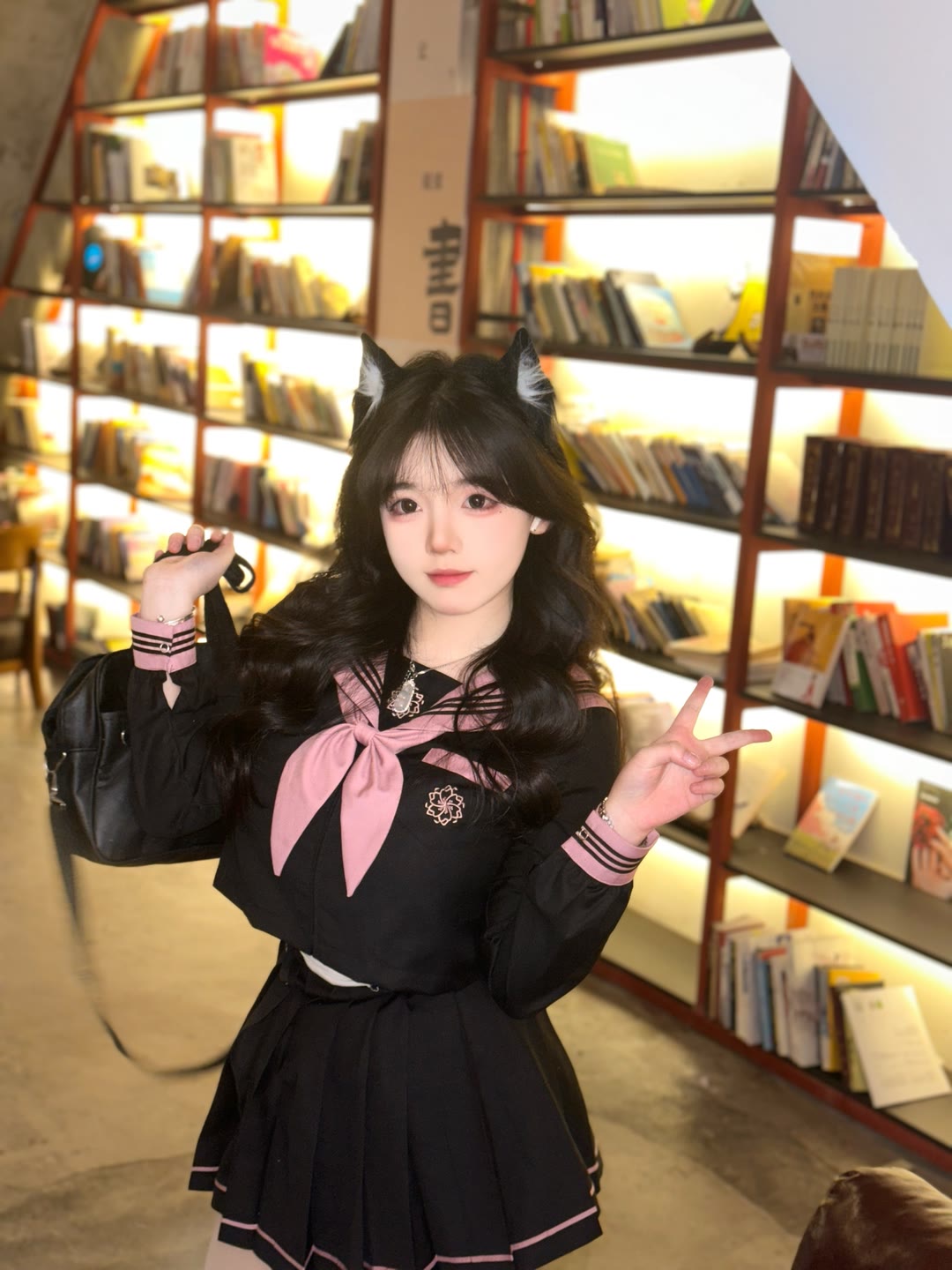 
Umi,黑粉校服少女的治愈自拍瞬间
-纯欲Mvp
-第1
张图片