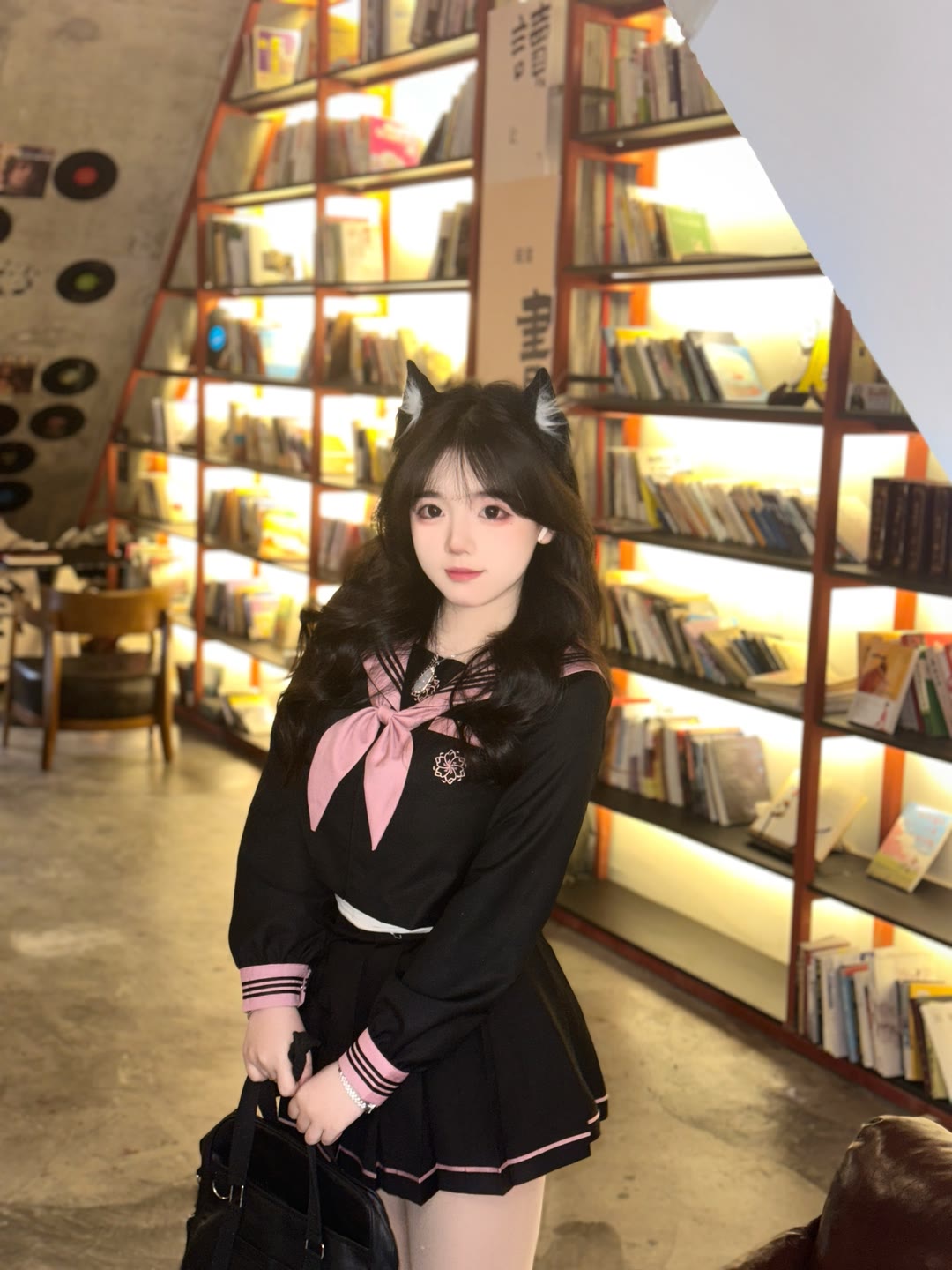 
Umi,黑粉校服少女的治愈自拍瞬间
-纯欲Mvp
-第2
张图片