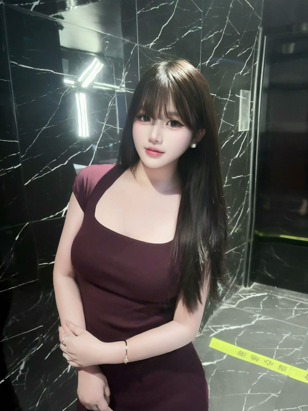 
Hann,你真的想太多了根本没有人恨你也没有人爱你所有人都懒得理你
-纯欲Mvp
-第1
张图片